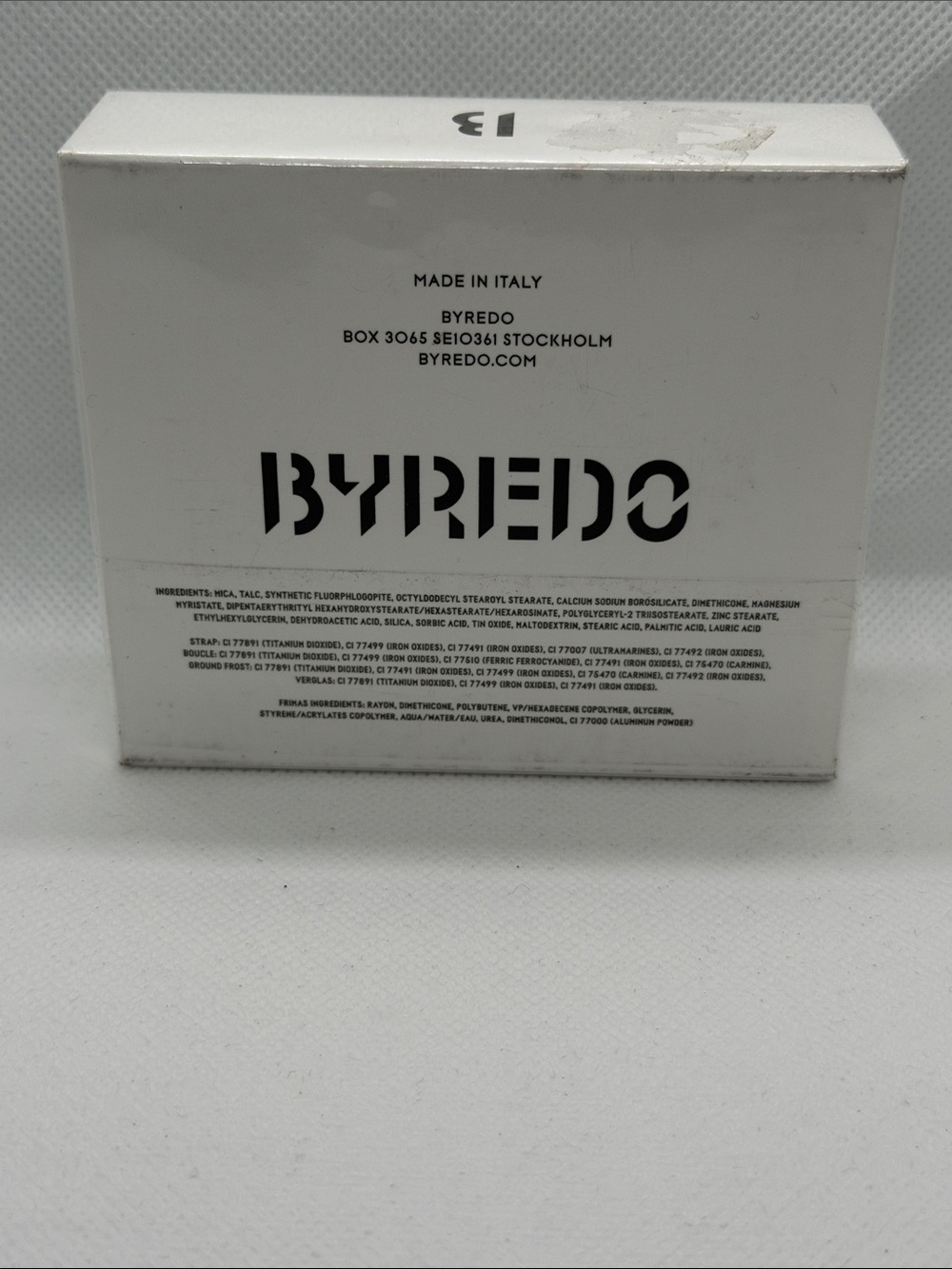 Byredo White Metal Boots In The Snow Eyeshadow Palette - Picture 2 of 4